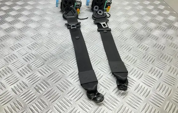 Audi TT TTS Mk2 Front seatbelt 8J8857705D