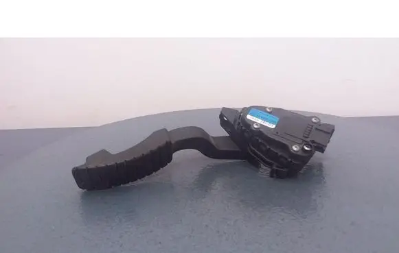 Renault Laguna II Accelerator throttle pedal 820003392