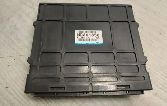 Mitsubishi Carisma Engine control unit/module E2T68483H MD361856