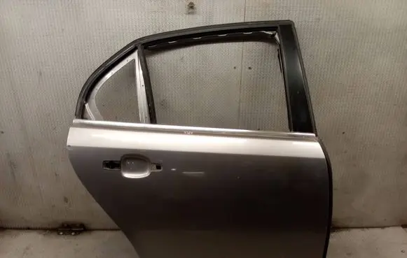 Cadillac BLS Rear door