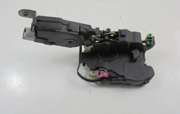 Subaru Legacy Front door lock