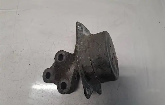 Opel Insignia A Engine mount bracket 13312098