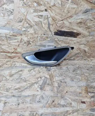 Mercedes-Benz C W205 Front door interior handle 26114499051 A2057603100