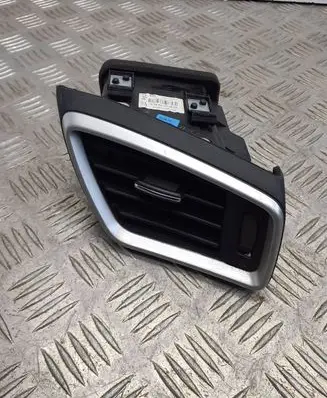 Nissan Qashqai Dashboard side air vent grill/cover trim 687604EA0A 687604EH0A PG05LZ08