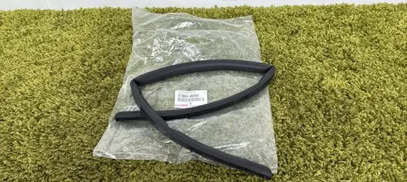 Lexus RX V Front door rubber seal 67865-48050