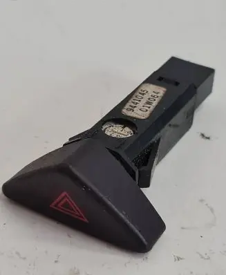 Volvo V70 Hazard light switch 9441045 C1W064