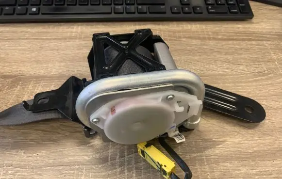 Honda Jazz Rear seatbelt