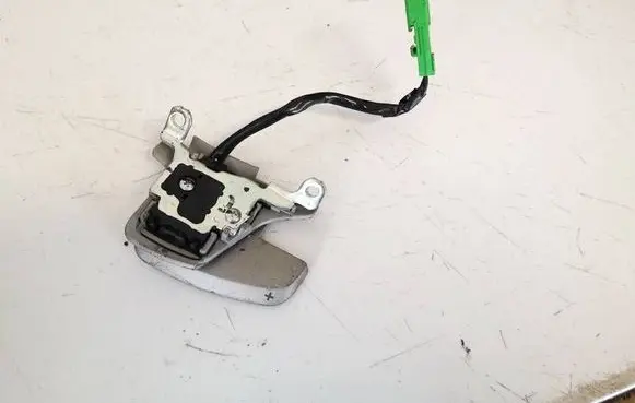 Steering wheel buttons/switches