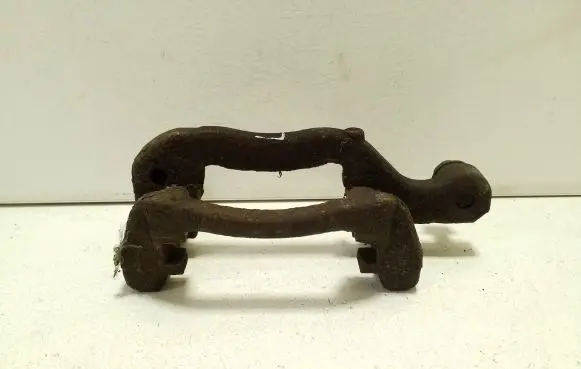 Nissan X-Trail T32 Brake caliper pad carrier rear 