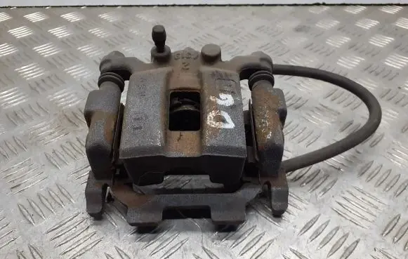 Infiniti Q70 Y51 Rear brake caliper