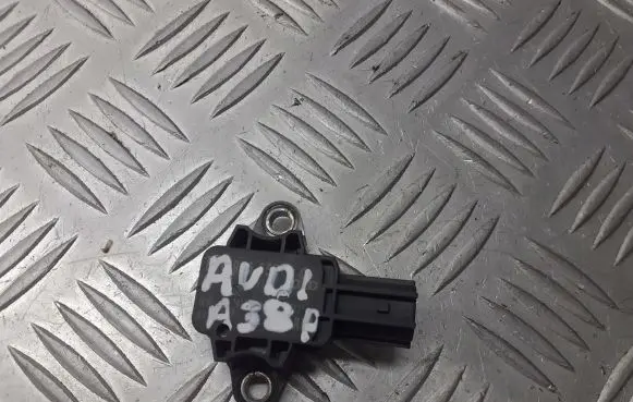 Audi A3 S3 8P Airbag deployment crash/impact sensor 8P0955557