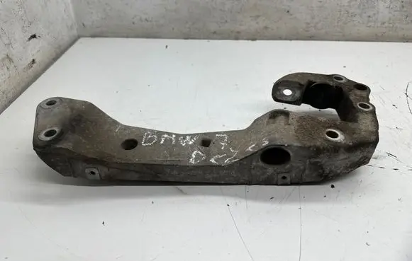 BMW 7 F01 F02 F03 F04 Gearbox mounting bracket 6777615