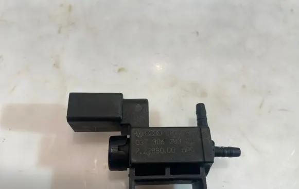 Audi A4 S4 B8 8K Turbo solenoid valve 037906283C