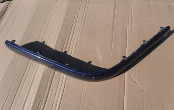 Volkswagen Golf IV Rear bumper trim bar molding 1F0807424