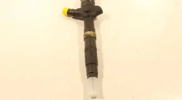 Toyota Avensis T250 Fuel injector
