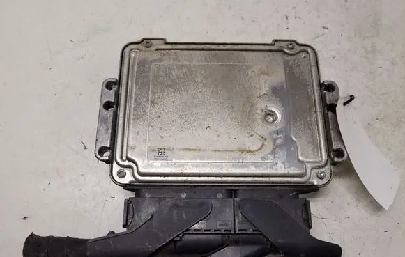 KIA Carens I Engine control unit/module 3911627485 0281013072 86050431