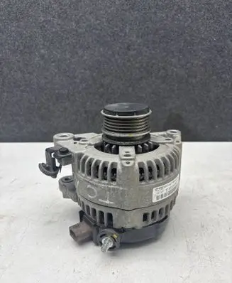 Hyundai Tucson TL Generator/alternator 373002A700