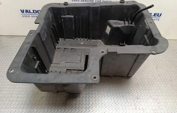Battery box tray