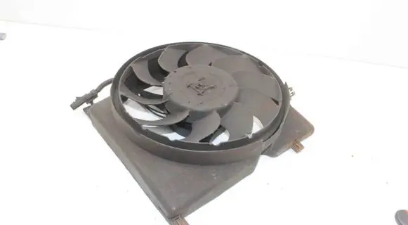 Jeep Cherokee XJ Radiator cooling fan shroud 03990240B