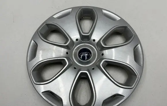 Ford Focus R17 wheel hub/cap/trim FDT3271011 8V411130AA