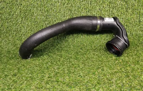 Opel Astra J Intercooler hose/pipe 13265269 360578926