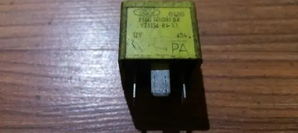 Ford Mondeo MK I Other relay 93bg14n089ba v23136-b1-x3