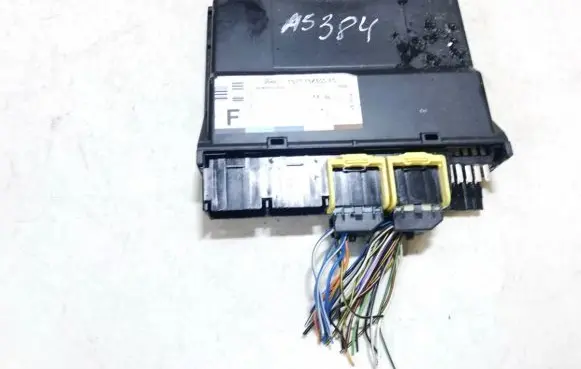 Ford Focus Comfort/convenience module 1s7t15k600fc 1s7t-15k600-fc