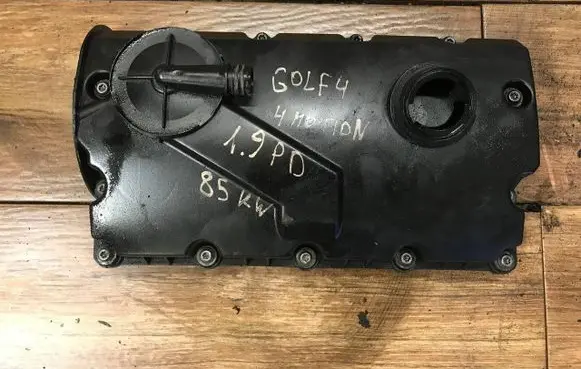 Volkswagen Golf V Rocker cam cover 038103469AD 038103475NP