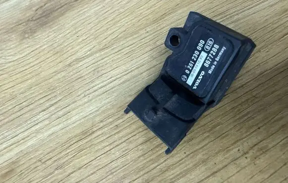 Volvo XC90 Air pressure sensor 8677288