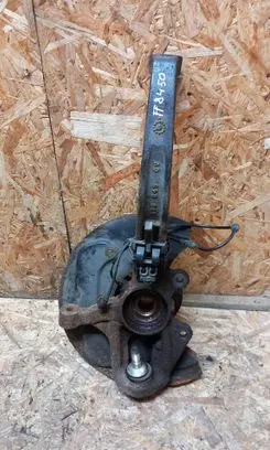 Mercedes-Benz R W251 Front wheel hub A2513301420 2513301420