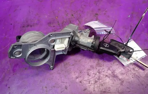 Opel Zafira B Ignition lock 