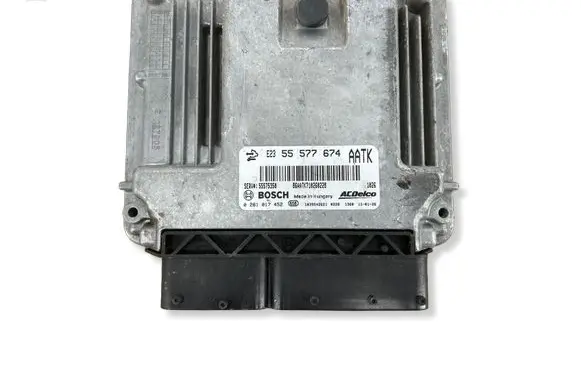 Opel Insignia A Engine control unit/module 55577674 55575350 0281017452
