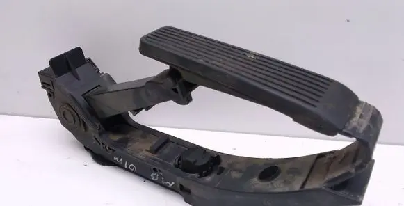 Mercedes-Benz S W220 Accelerator throttle pedal A2203000004