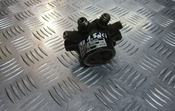 Renault Megane II Fuel distributor 8200057232