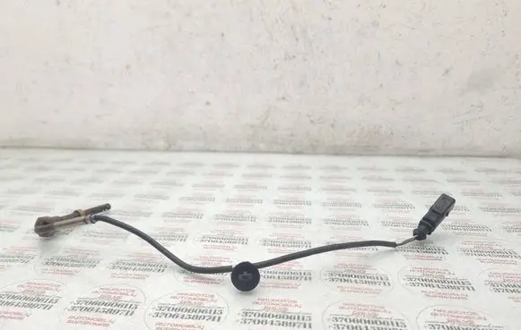Volkswagen Touareg I Exhaust gas temperature sensor 059906088A