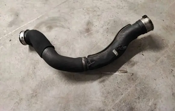 BMW X6 E71 Intercooler hose/pipe 4737106