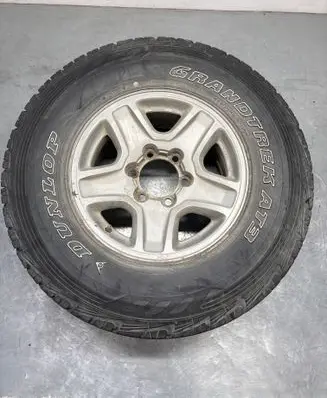 Toyota Land Cruiser (HDJ90) R16 spare wheel