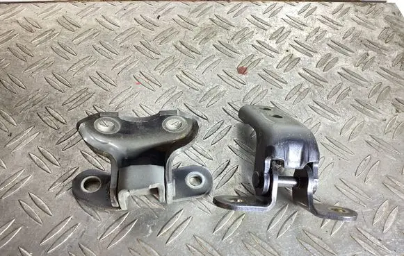 Lexus GS 250 350 300H 450H Front door upper hinge 