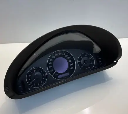 Speedometer (instrument cluster)