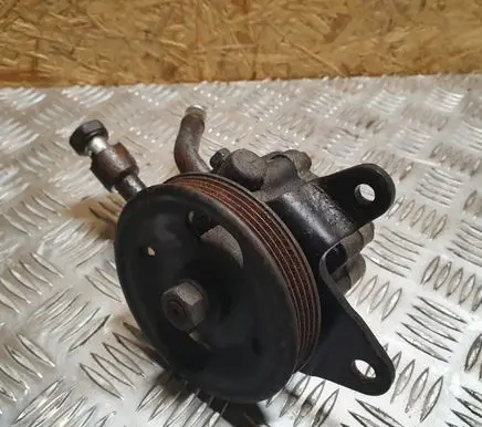 Nissan Navara D40 Power steering pump 0900