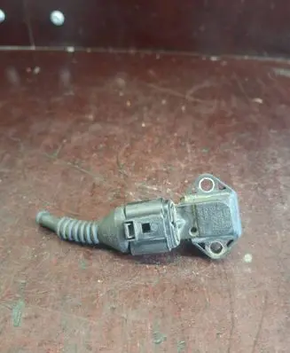 Audi A4 S4 B5 8D Air pressure sensor 0281002177 038906051