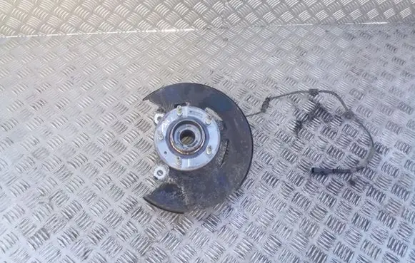 Opel Zafira C Front wheel hub 13583479