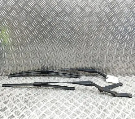 Mercedes-Benz E W213 Windshield/front glass wiper blade A2138205302 A2138200344