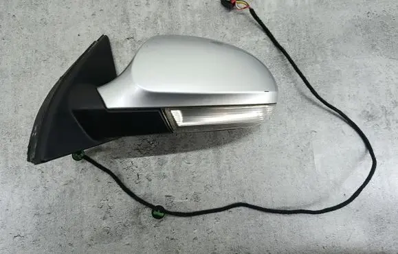 Volkswagen PASSAT B6 Front door electric wing mirror 3C0857933