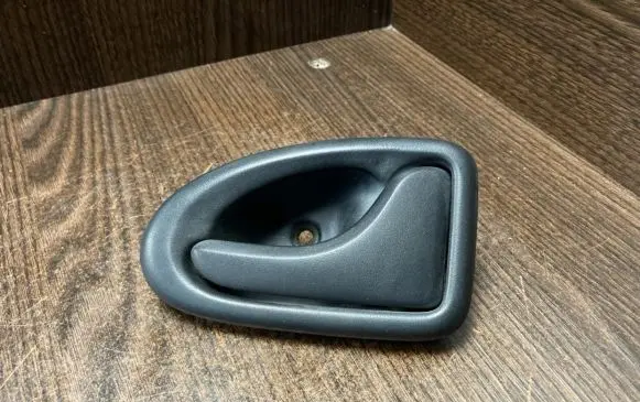 Iveco Daily 3rd gen Front door interior handle 7700830079