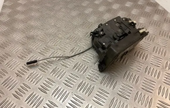 BMW X6 F16 Front door lock 7473152