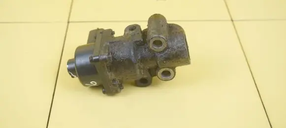 Mitsubishi Outlander EGR thermostat 1582A166 4B11