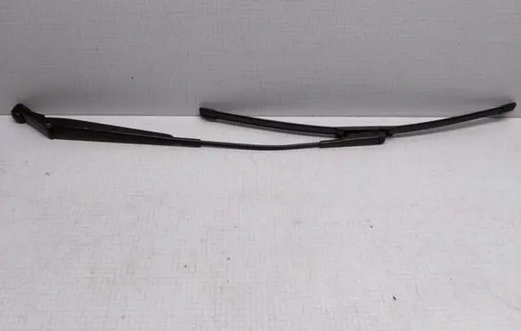 Opel Zafira B Windshield/front glass wiper blade 13145563