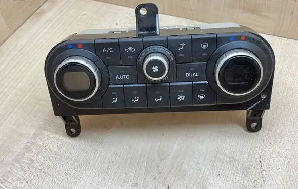 Nissan Qashqai Interior fan control switch 27500BR47B C1306