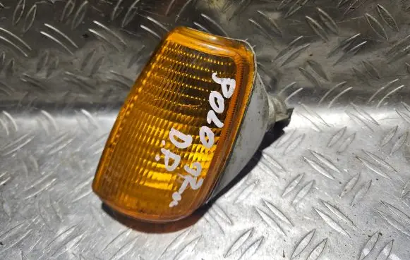 Volkswagen Polo II 86C 2F Front indicator light 867953049
